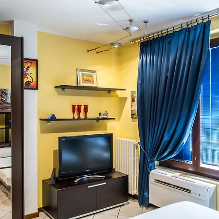 Cozy Suite Rogoredo Apartment Next To The Metro And Train Station Milán Exterior foto