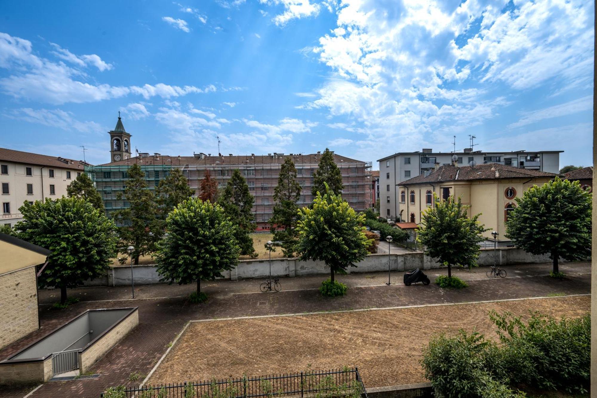 Cozy Suite Rogoredo Apartment Next To The Metro And Train Station Milán Exterior foto
