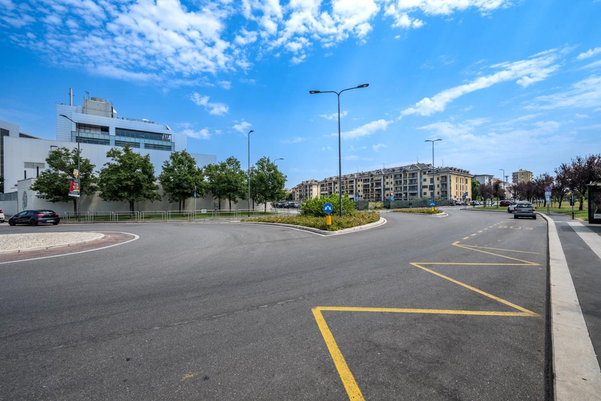 Cozy Suite Rogoredo Apartment Next To The Metro And Train Station Milán Exterior foto