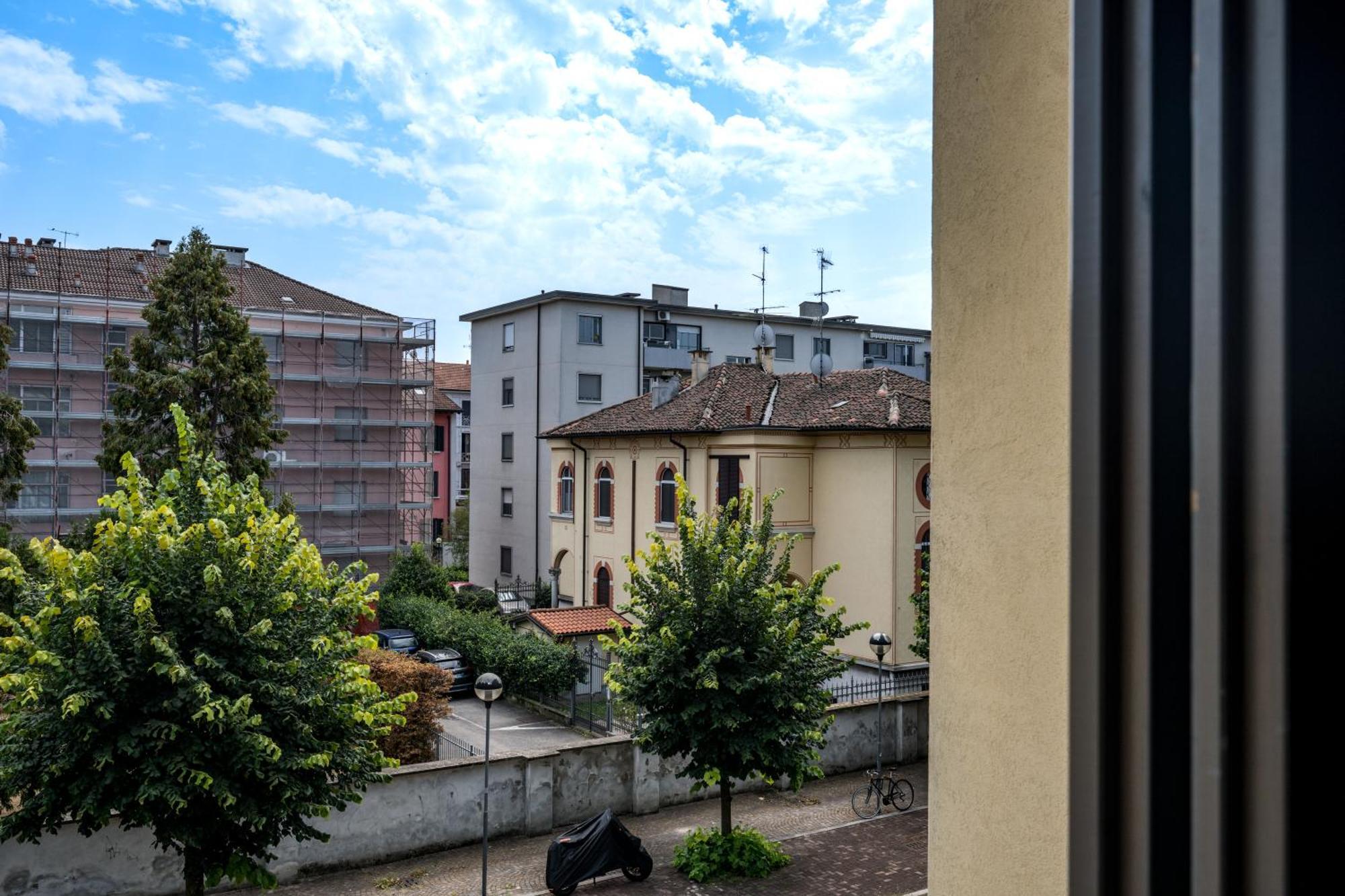 Cozy Suite Rogoredo Apartment Next To The Metro And Train Station Milán Exterior foto