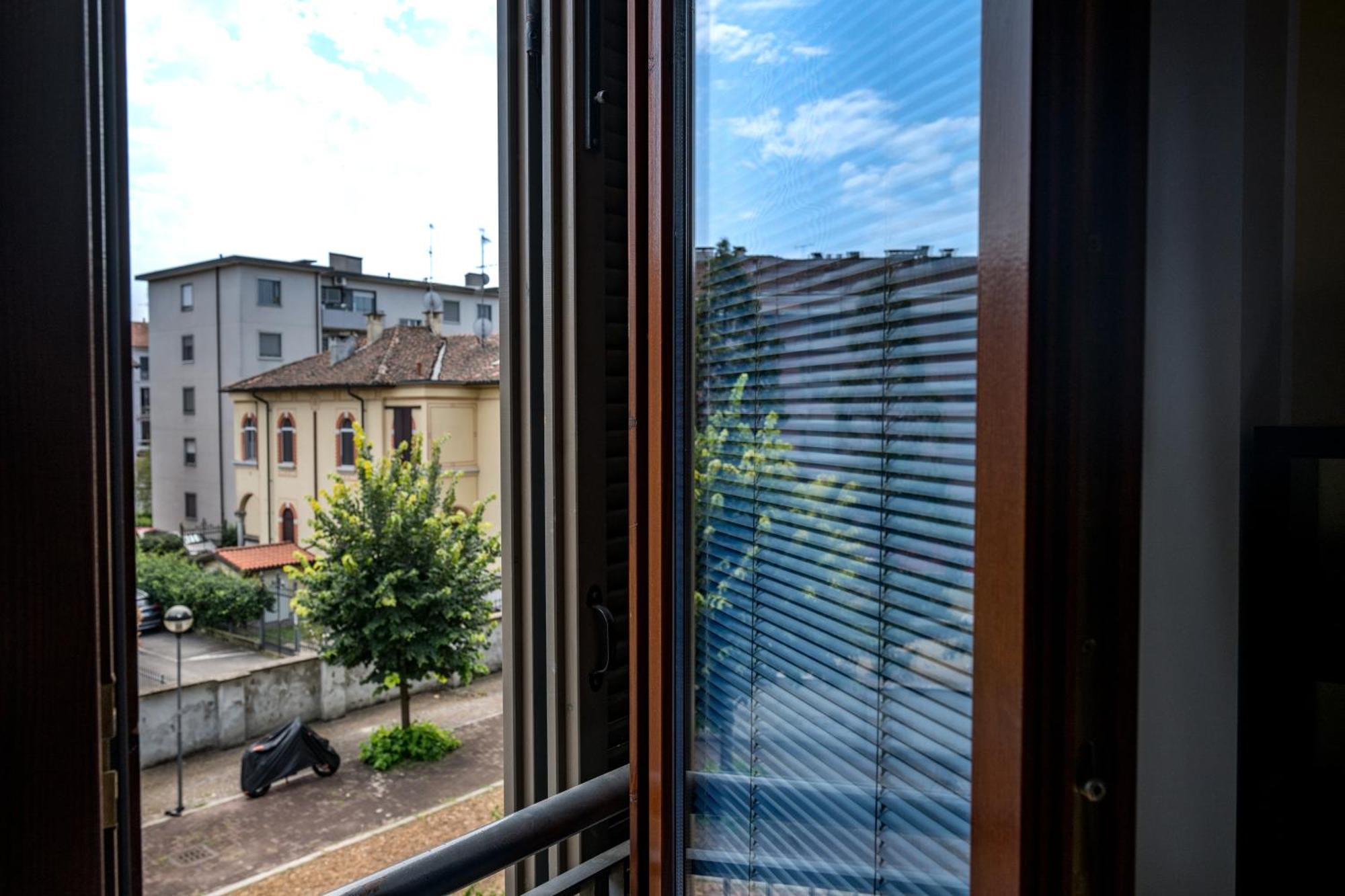 Cozy Suite Rogoredo Apartment Next To The Metro And Train Station Milán Exterior foto